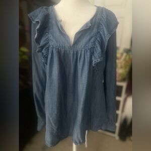 Gap ruffled chambray/tencil denim boho top size Medium